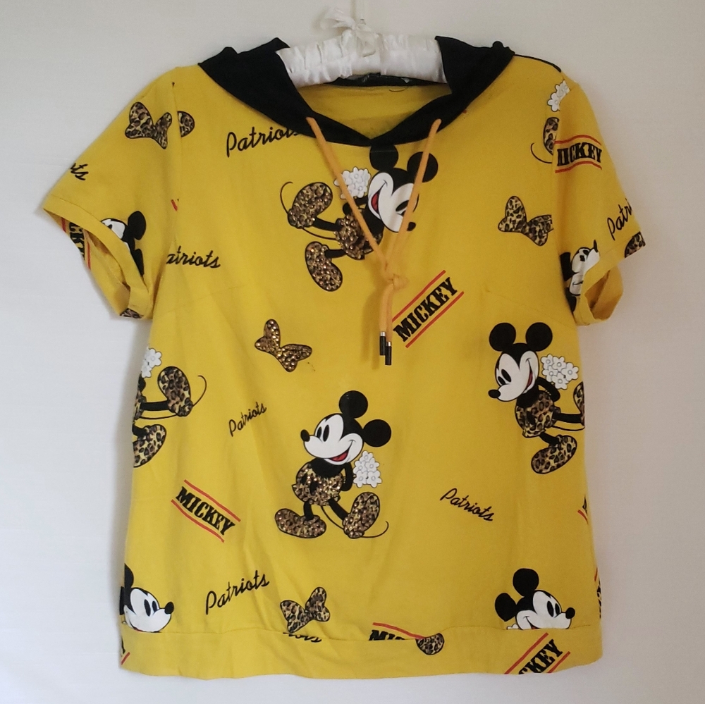 Rare Unique Football Sporty Leopard Bling Black Yellow Short-Sleeve Hooded Top